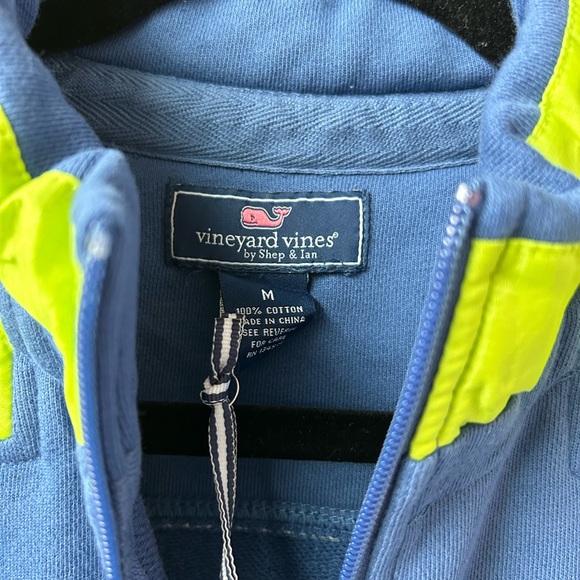 Men’s Vineyard Vines Quarter-zip. - Picture 4 of 6
